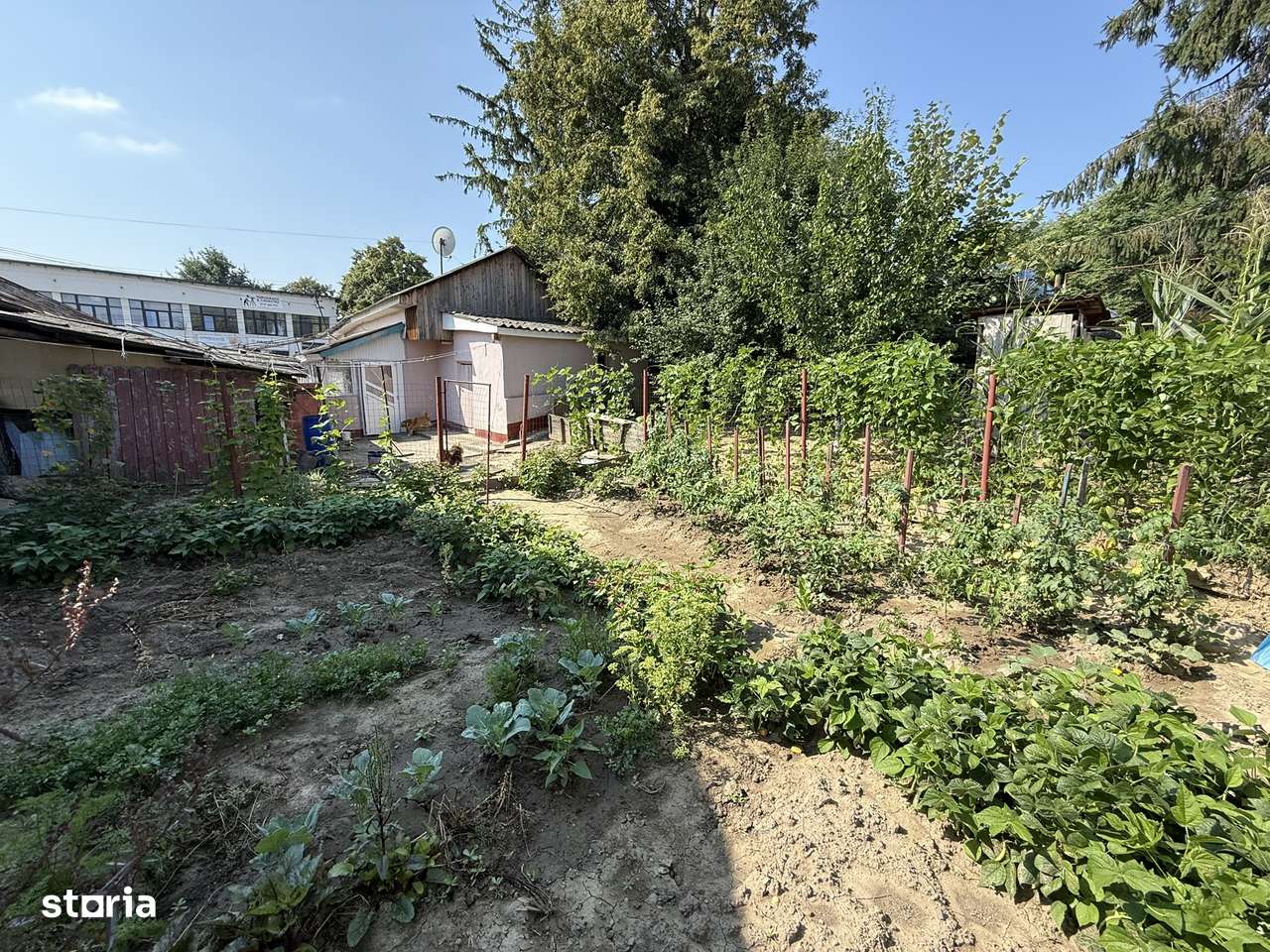 Casa de vanzare, la strada-4