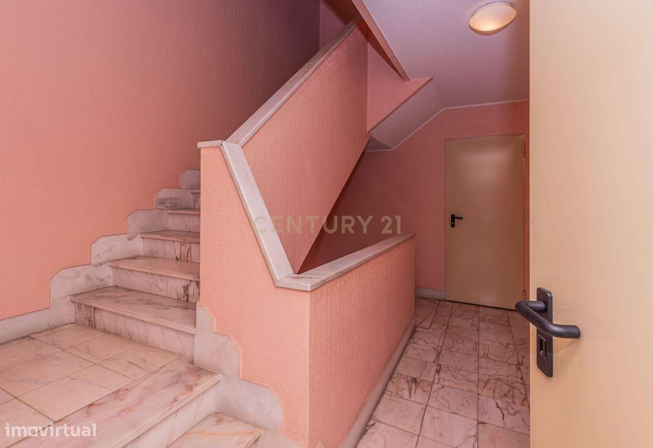 Apartamento T3 em S. Marcos/Cacém com Arrecadação-32