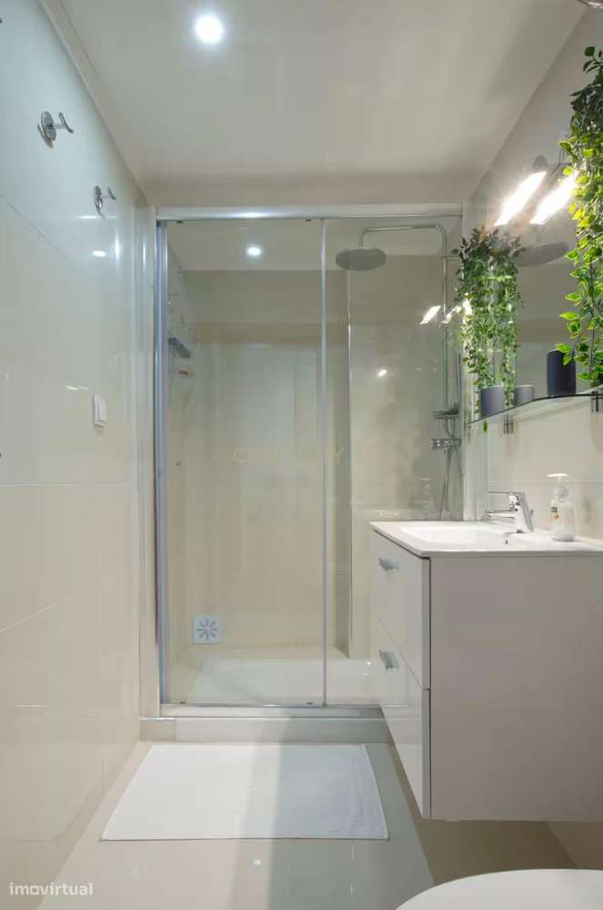 Apartamento remodelado no coração de Alfama — ideal para habitação ou-6
