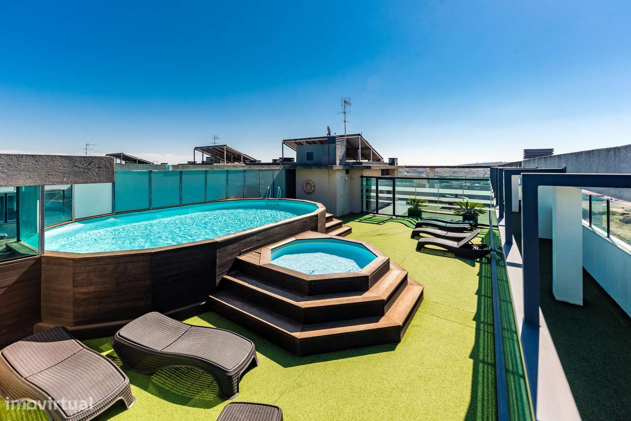 T2 | Condomínio Qta. Comendadeiras | Piscina | Varandas | Parqueamento-25