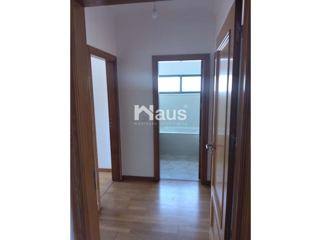 T3 com parqueamento e arrecadação-14