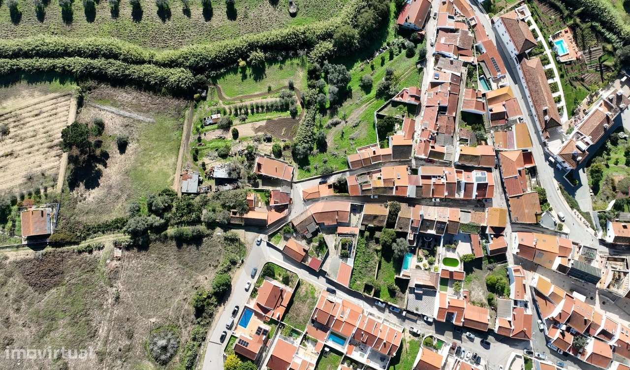 Casinha Rústica na Zona Histórica de Melides — Potencial, charme e vis-10