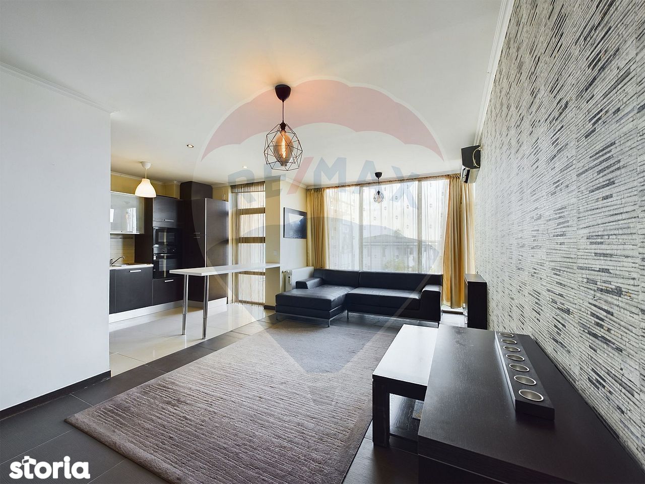 Apartament cu 3 camere de vânzare în zona Erou Iancu Nicolae