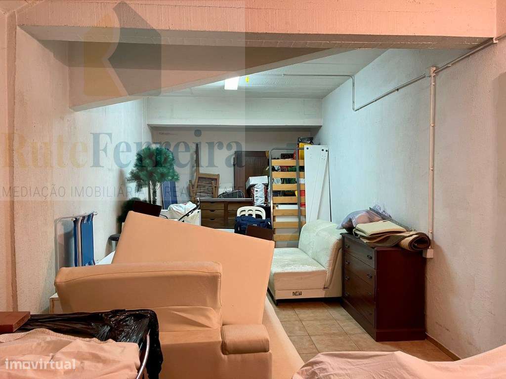 Garagem fechada no centro da cidade de Torres Vedras! - Grande imagem: 3/4