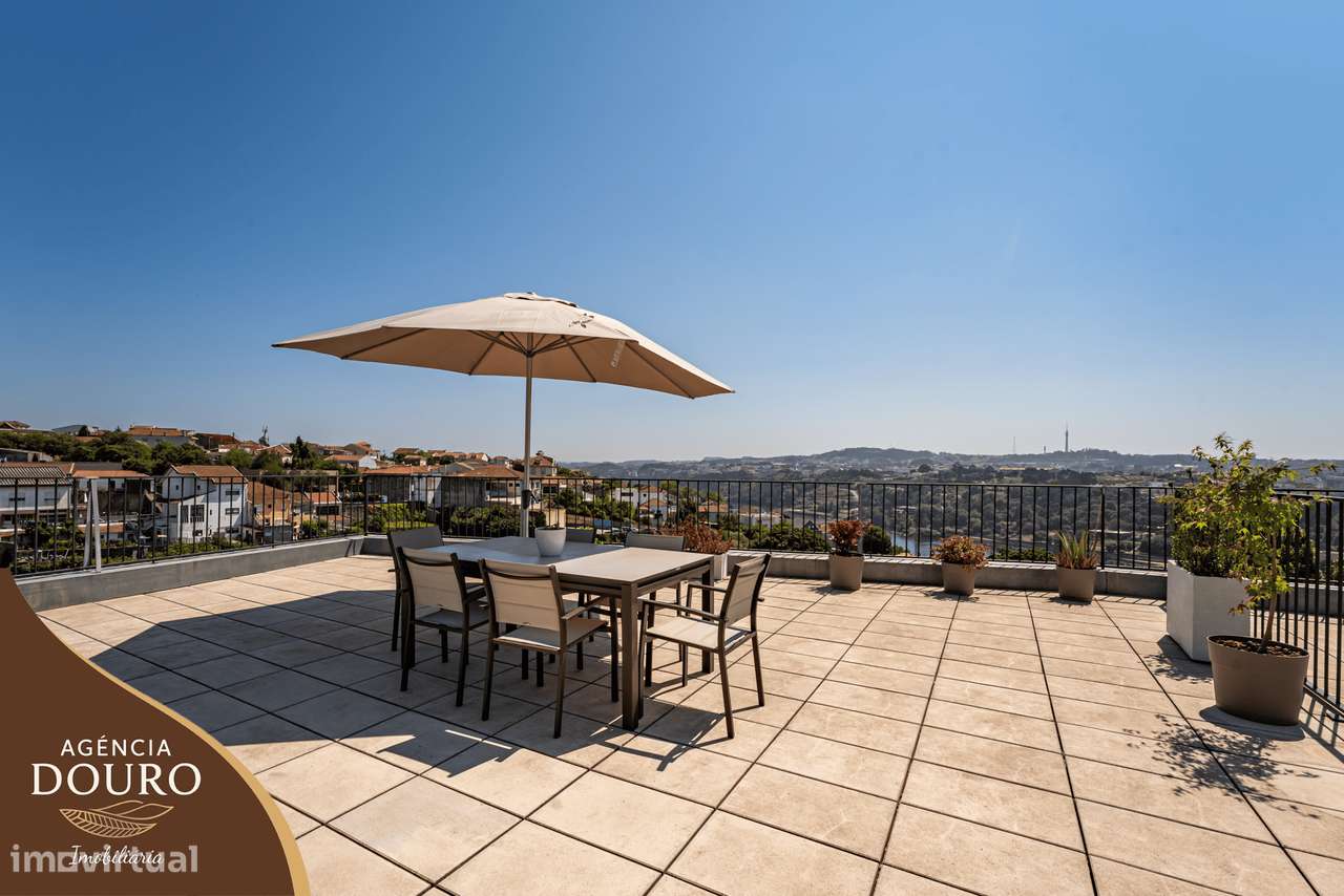 Apartamento T3 com varanda e terraço em Valbom, Porto-23