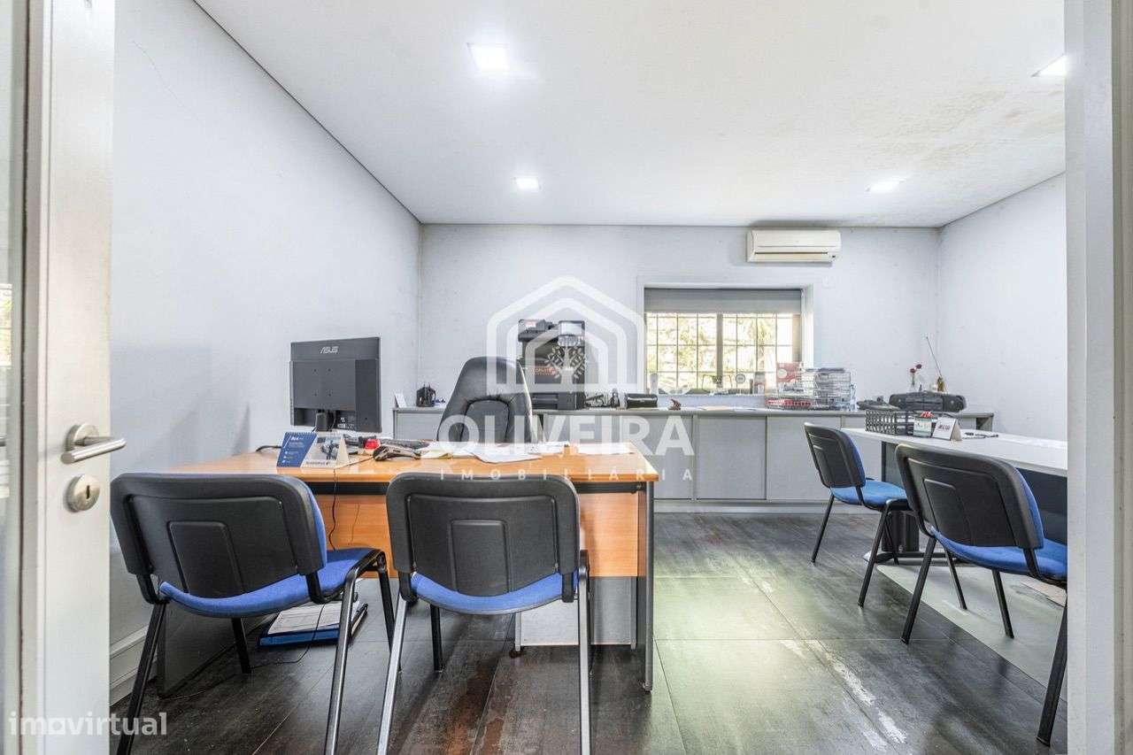 Moradia com Habitação e Comércio-37