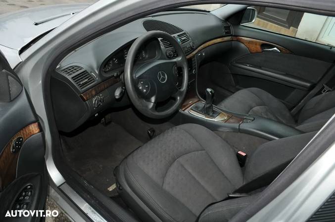 Mercedes-Benz E 270 CDI Elegance - 11