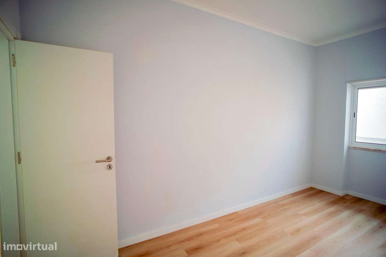 Excelente Apartamento T2 Remodelado – Paio Pires-21