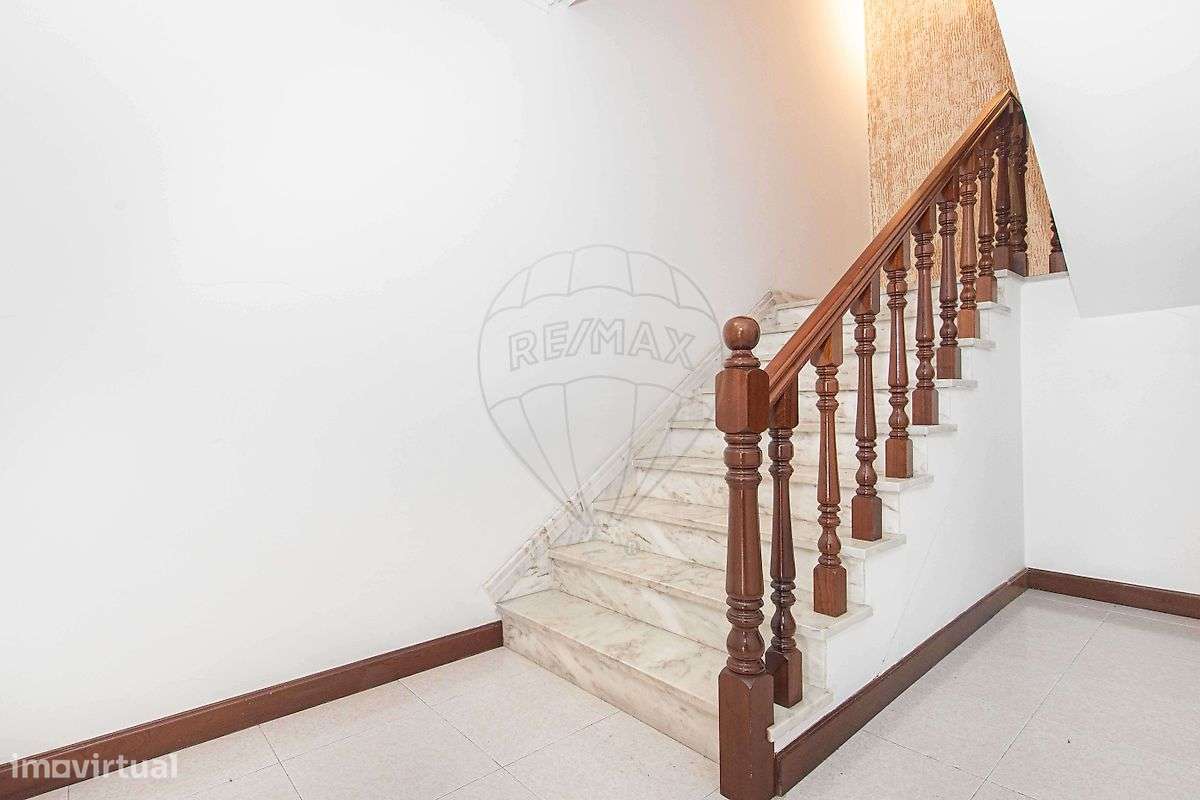 Apartamento T2 Duplex c/ terraço-12