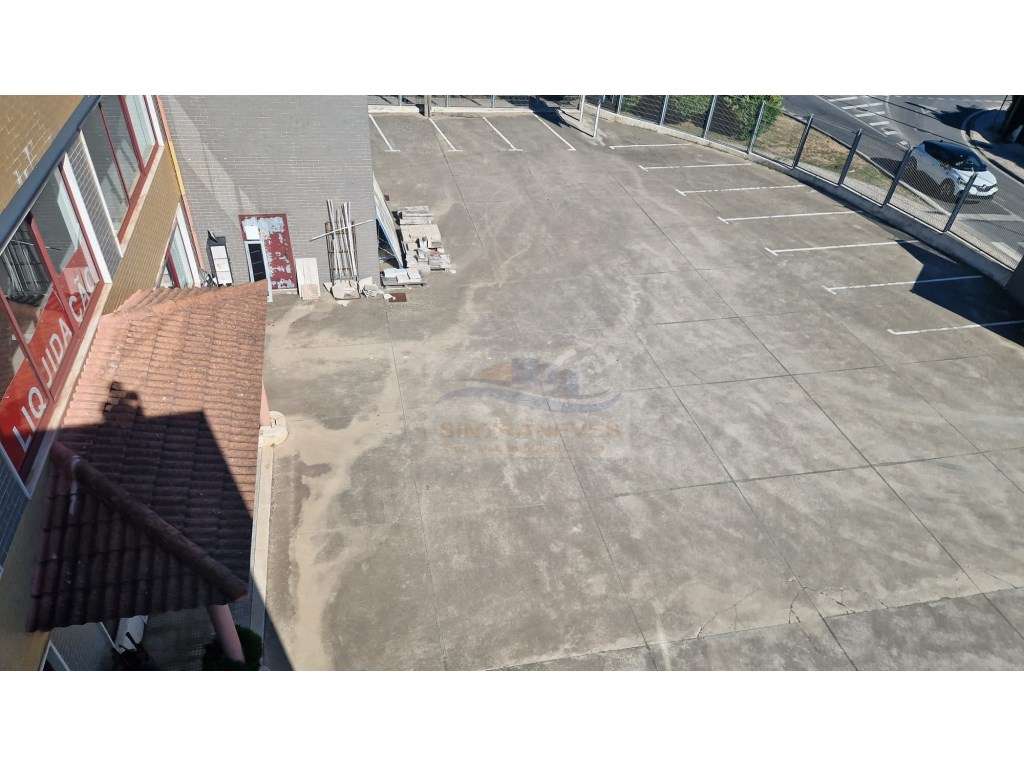 Vende-se Edificio Comercial de alto nível com 3 pisos na Estrada Na... - Grande imagem: 4/34