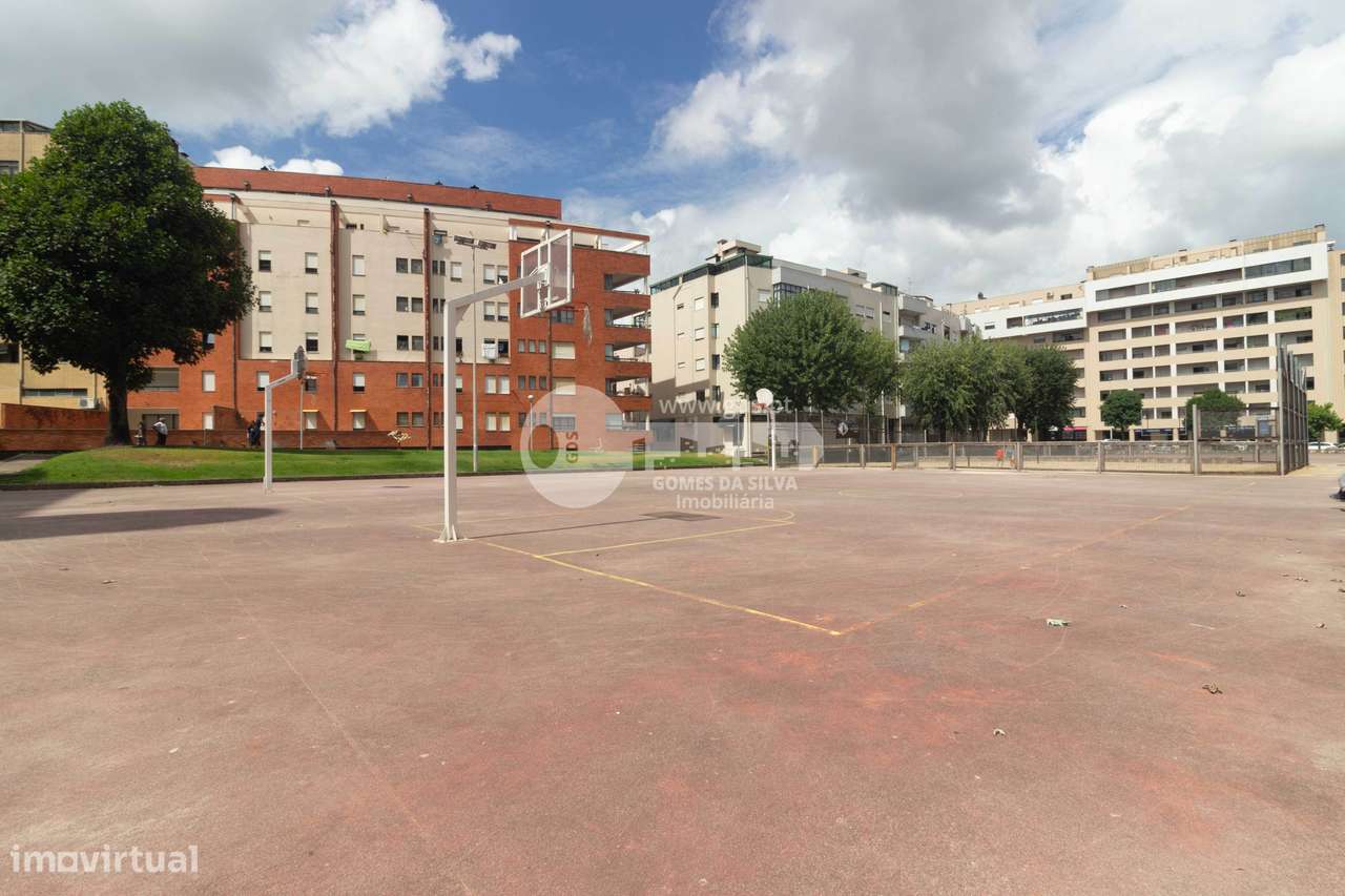 Apartamento T3 c/ lugar de garagem - Edifício do Galo-29