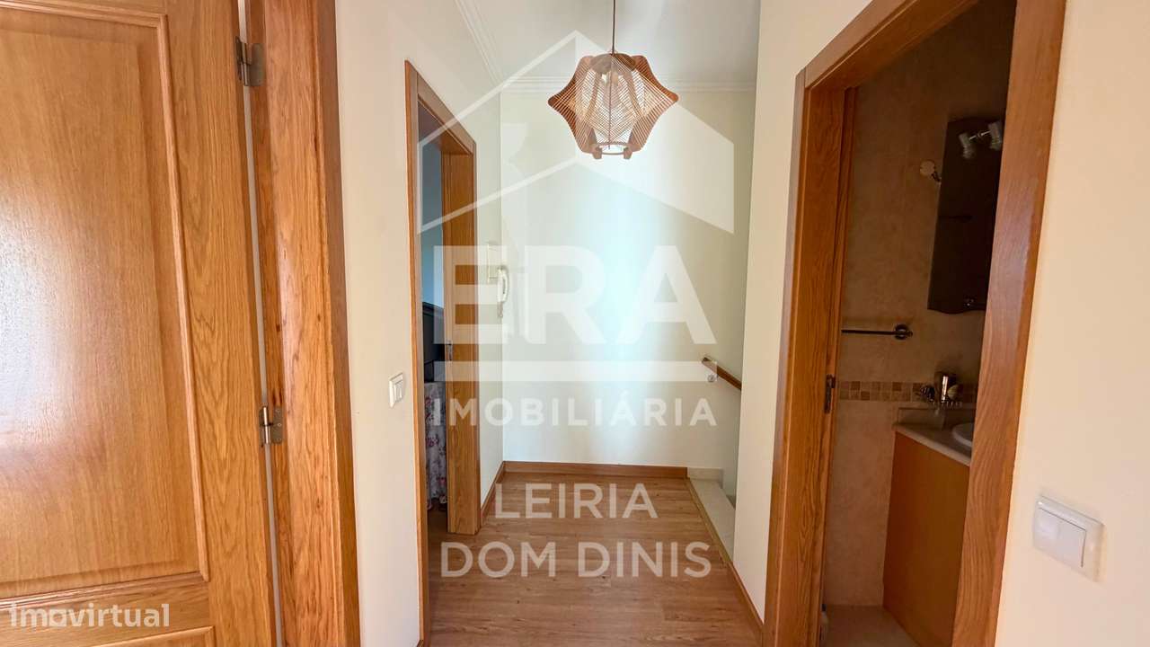 Moradia T4 localizada na zona de Lourais, Leiria-25