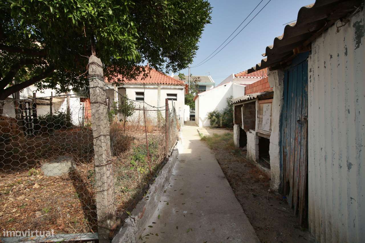 Conjunto de moradias para venda no Afonsoeiro-16