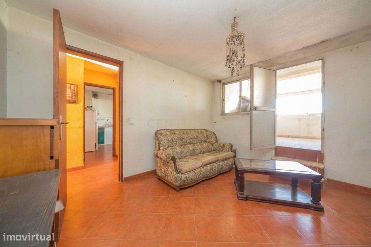 Moradia T2 com Terraço, Quintal e Vista Rio no Casal das Figueiras, Se-13