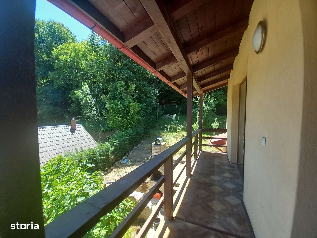 De vânzare pe str. Valea Roșie o casa superba !-14