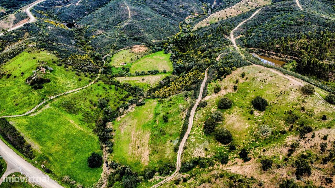 Vende-se ruína em lote urbano mais terreno rústico - Grande imagem: 4/37