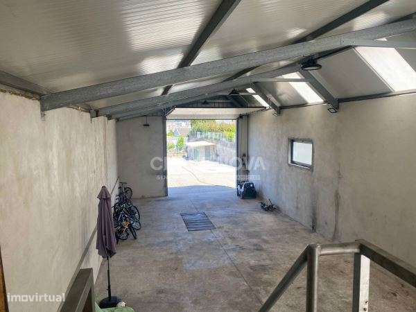 Moradia T4 de 4 frentes c/ Terreno e Armazém, em Vilar de Andorinho - Grande imagem: 5/25