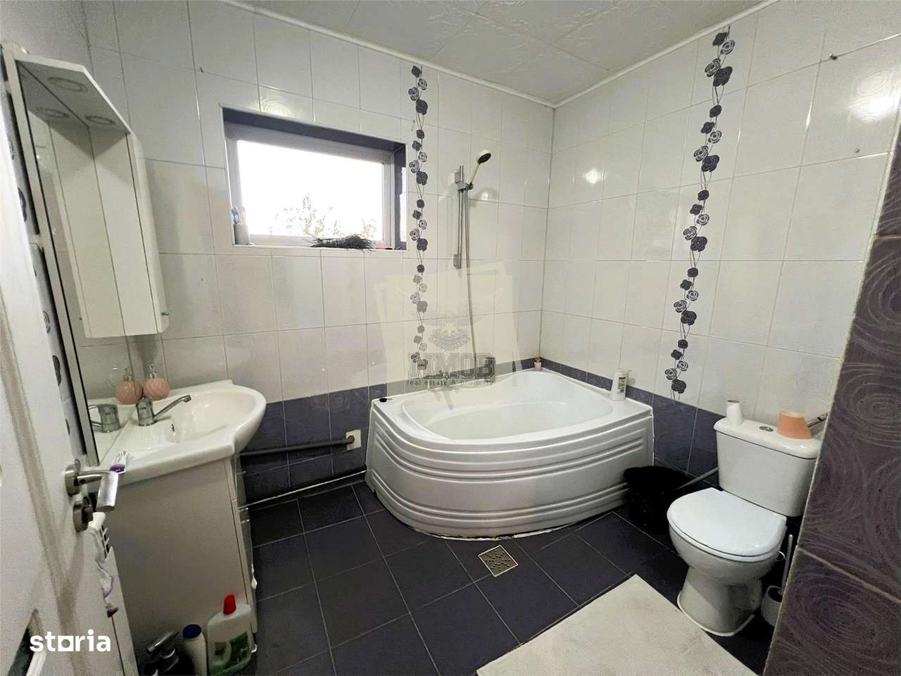 Casa 3 camere decomandat curte si pivnita in Poiana Sibiului-5