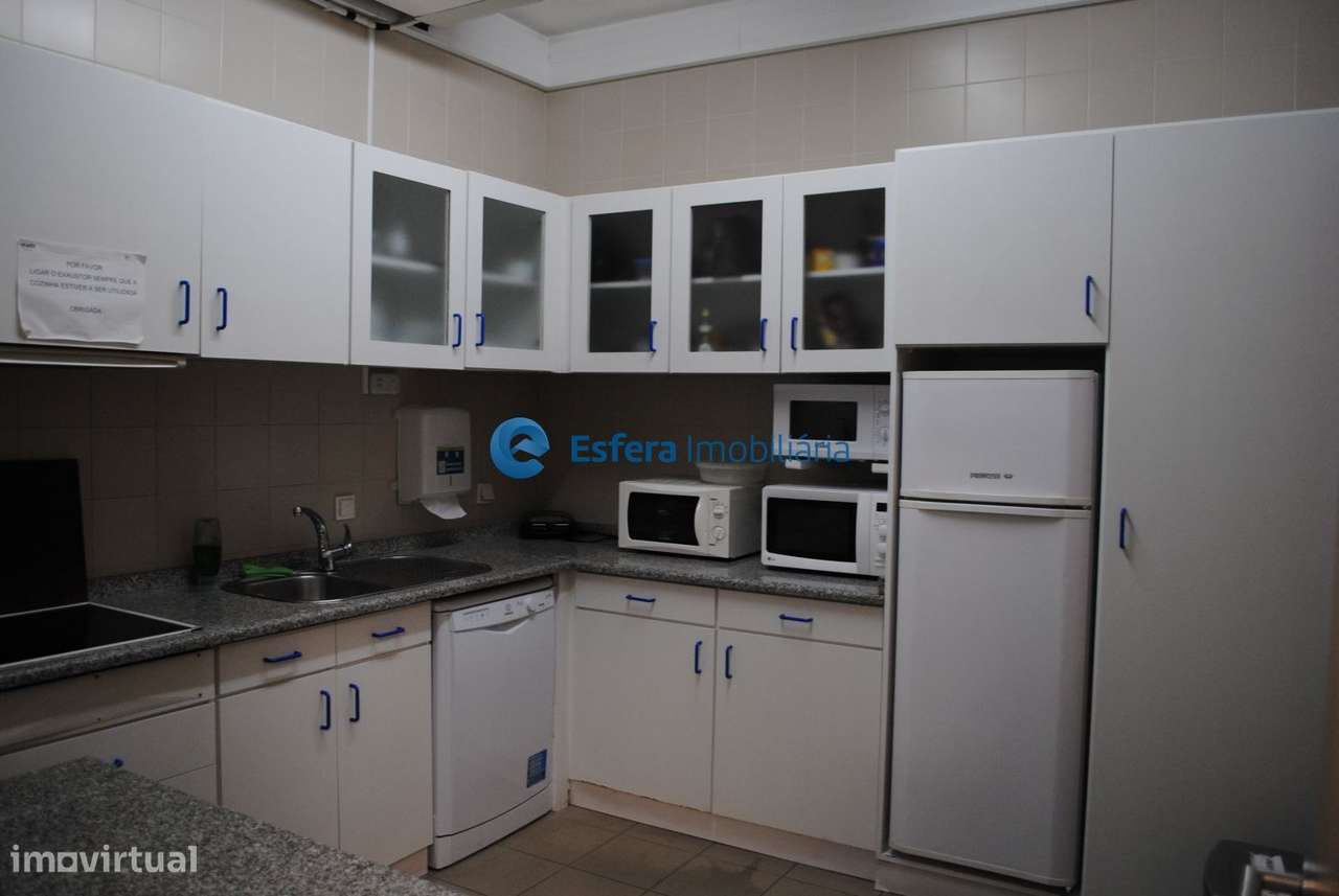 Edifício com armazém e escritórios - Grande imagem: 4/20