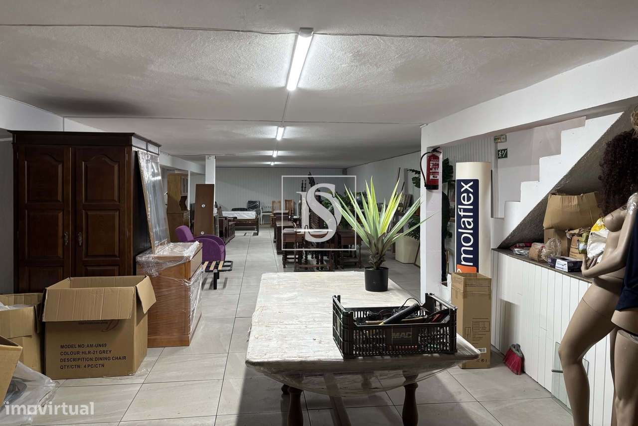 Espaço comercial com 598m2 no centro de Viseu-16