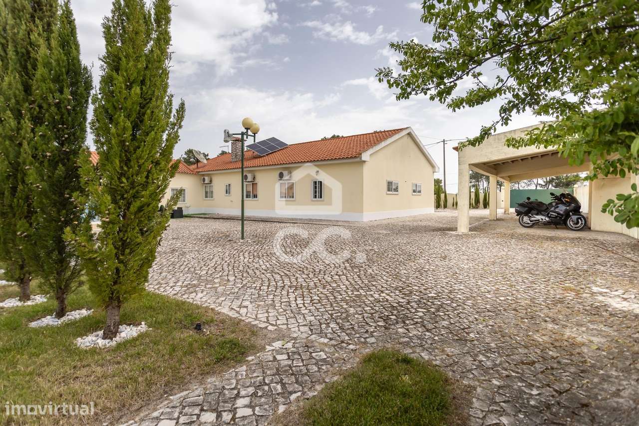 Quinta com 5 quartos com  piscina, campo de jogos e Boxs para cavalos-51