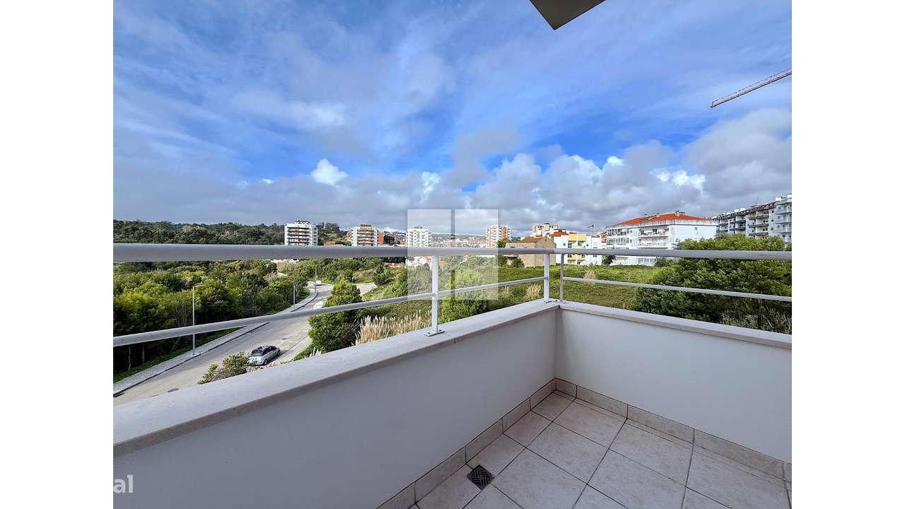 Luxuoso T-3 na Qtª Santa Maria-28