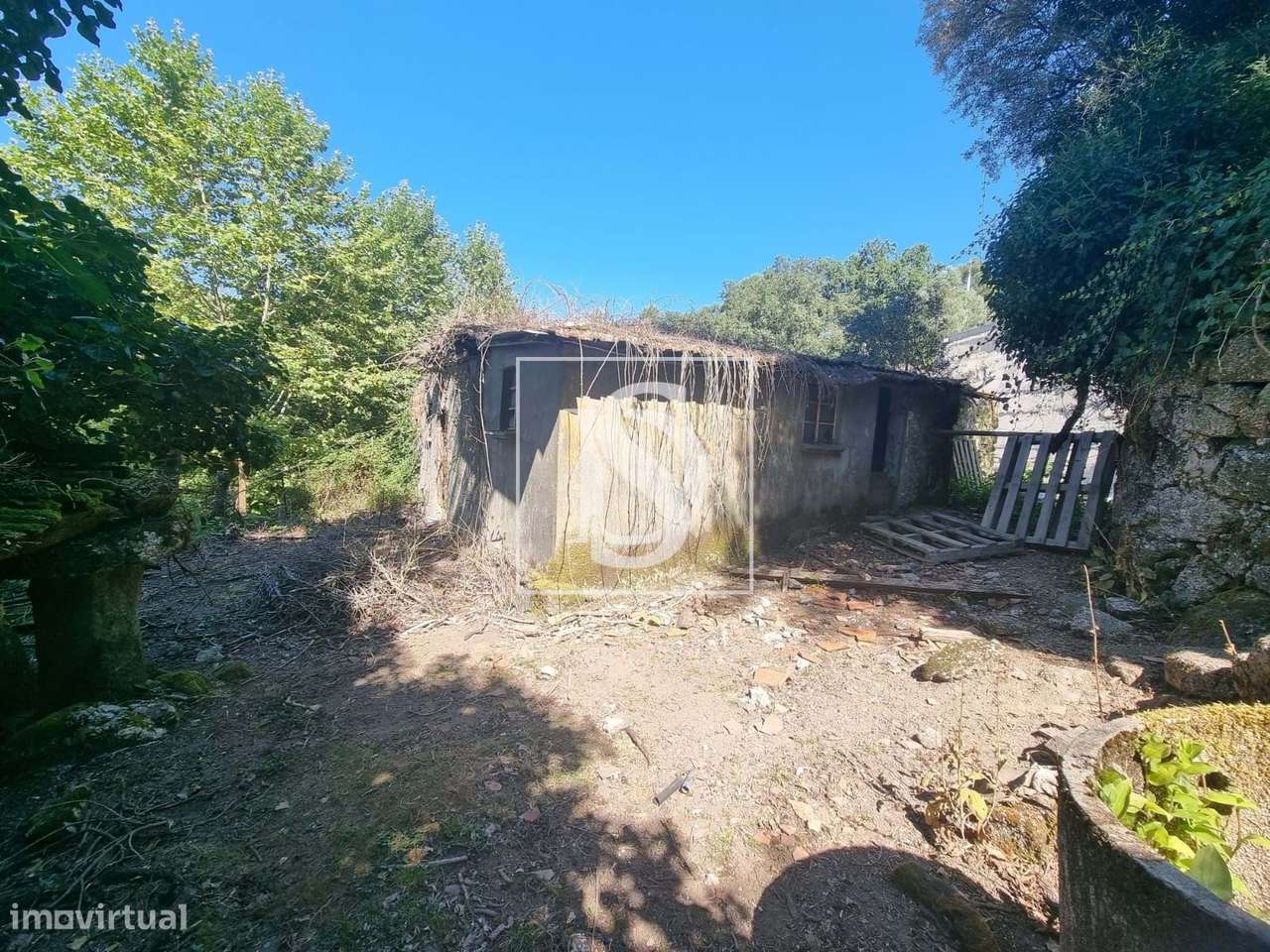 Moradia Em Pedra Para Restauro-18