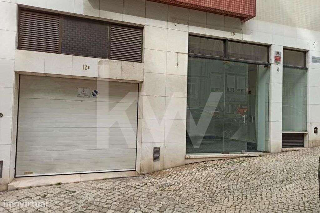 Loja com 236m2 num único piso e Garagem no Marques de Pombal com RENTA - Grande imagem: 2/16