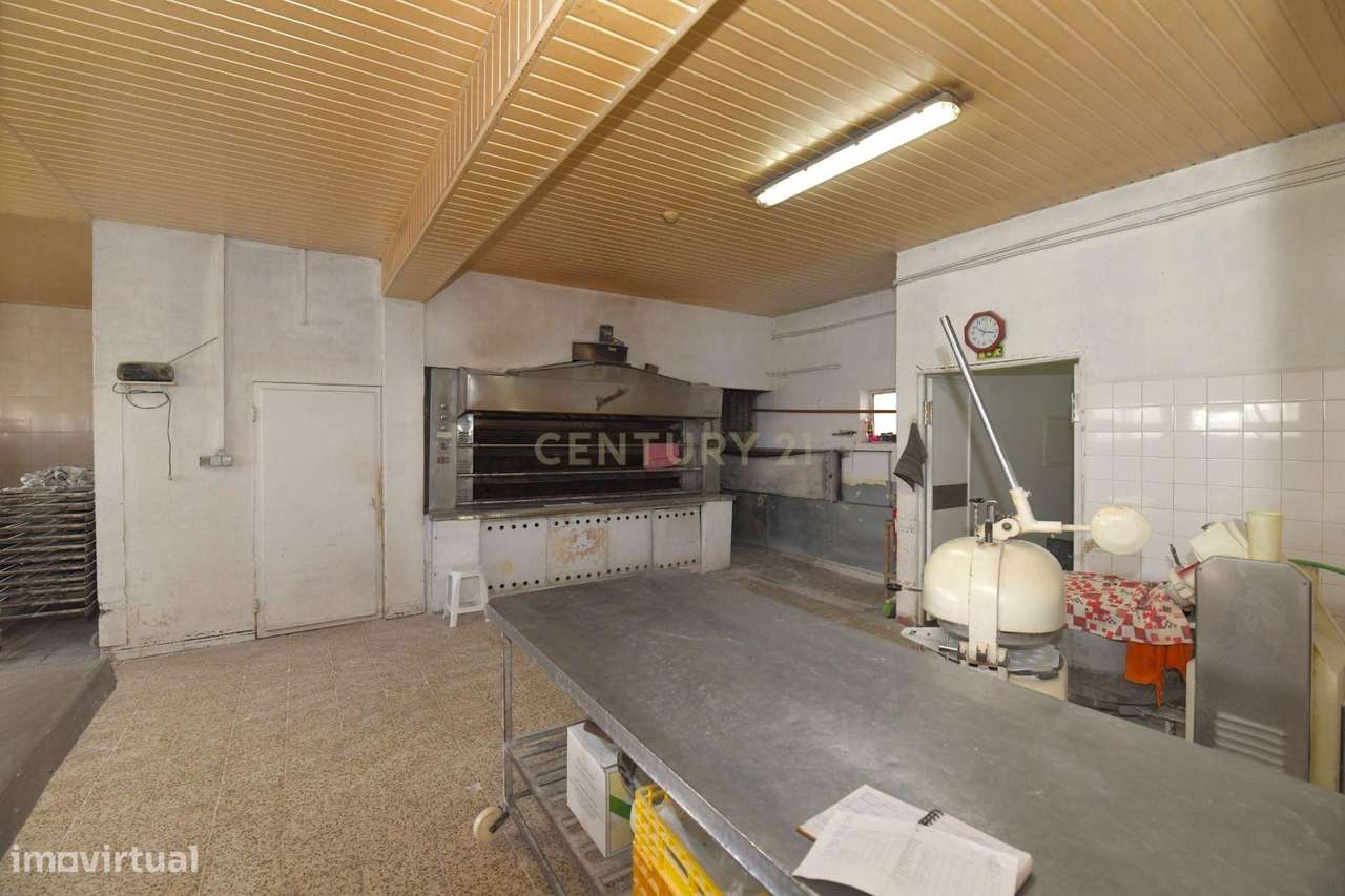 Panificadora Montenegro, em actividade. - Grande imagem: 3/17