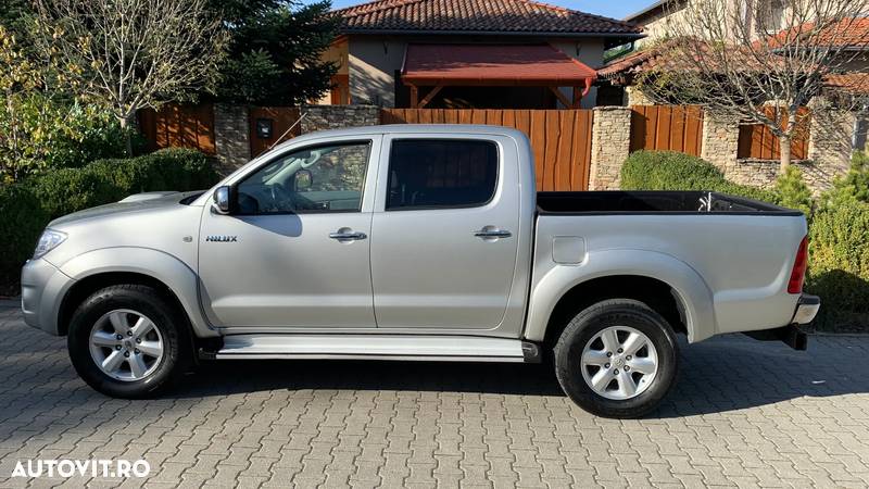 Toyota Hilux 4x4 Double Cab - 2