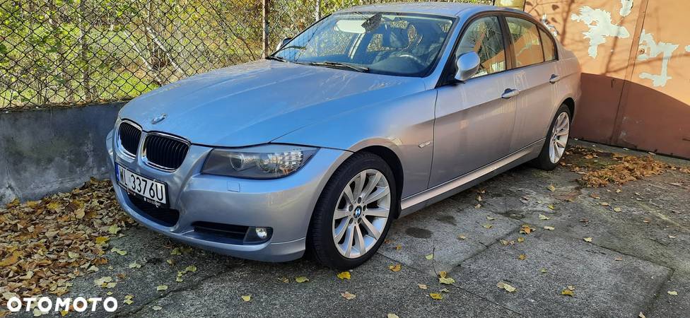 BMW Seria 3 318d - 19