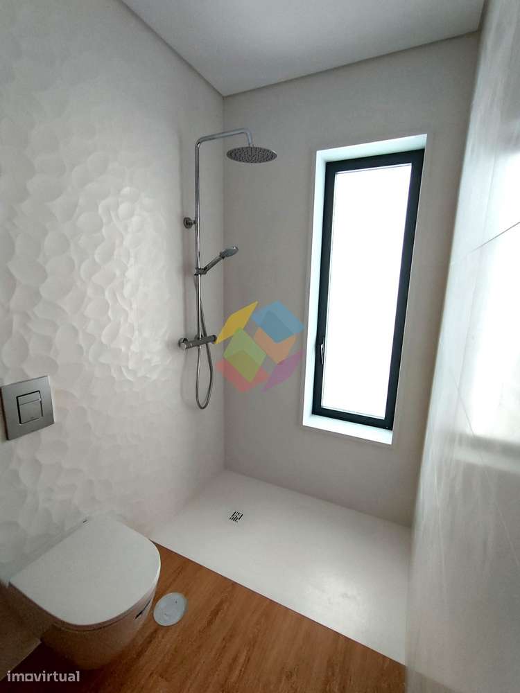 Magnífica Moradia T3 +1 em Stª. Maria da Feira-15