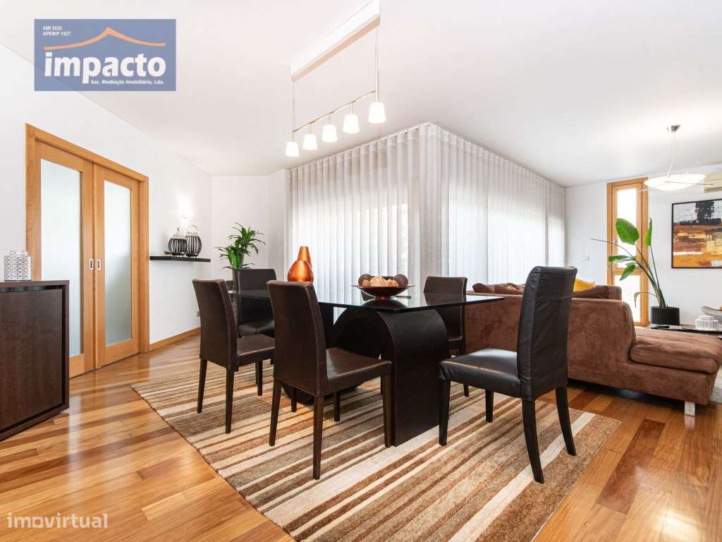 Malva Rosa,Excelente T4,coz equipada,Ar cond,asp central,Box 2 viat...-23