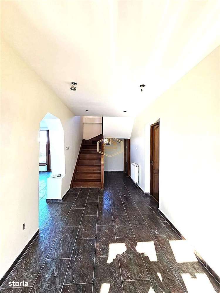 Video|Casa spatioasa cu 4 dormitoare + garaj si anexe | Teren 1.000 mp-18