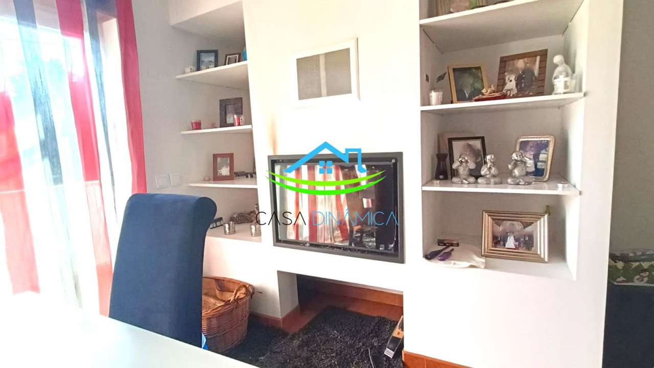 Moradia T4 com piscina água salgada a 8 min da praia - Grande imagem: 4/47