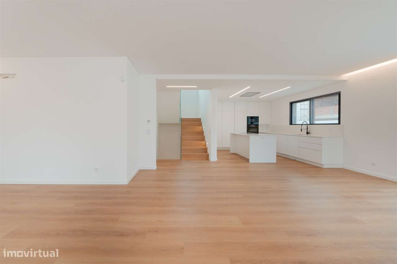 Moradia  Isolada T4 com piscina, jardim e garagem em Murches. - Grande imagem: 4/45