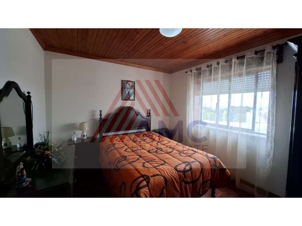MORADIA COM 2 PISOS 11 DIVISÕES E 2 GARAGENS NA CANDELÁRIA, MADALEN...-24