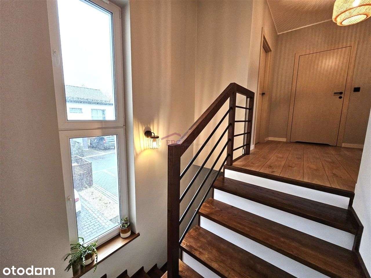 Dom na zamkniętym osiedlu – wyposażenie w cenie!-18