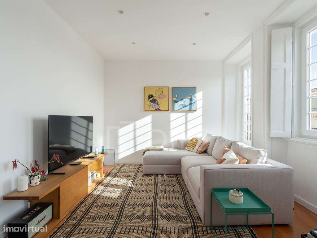 Apartamento T2 com balconete, totalmente remodelado, no centro da P... - Grande imagem: 2/20