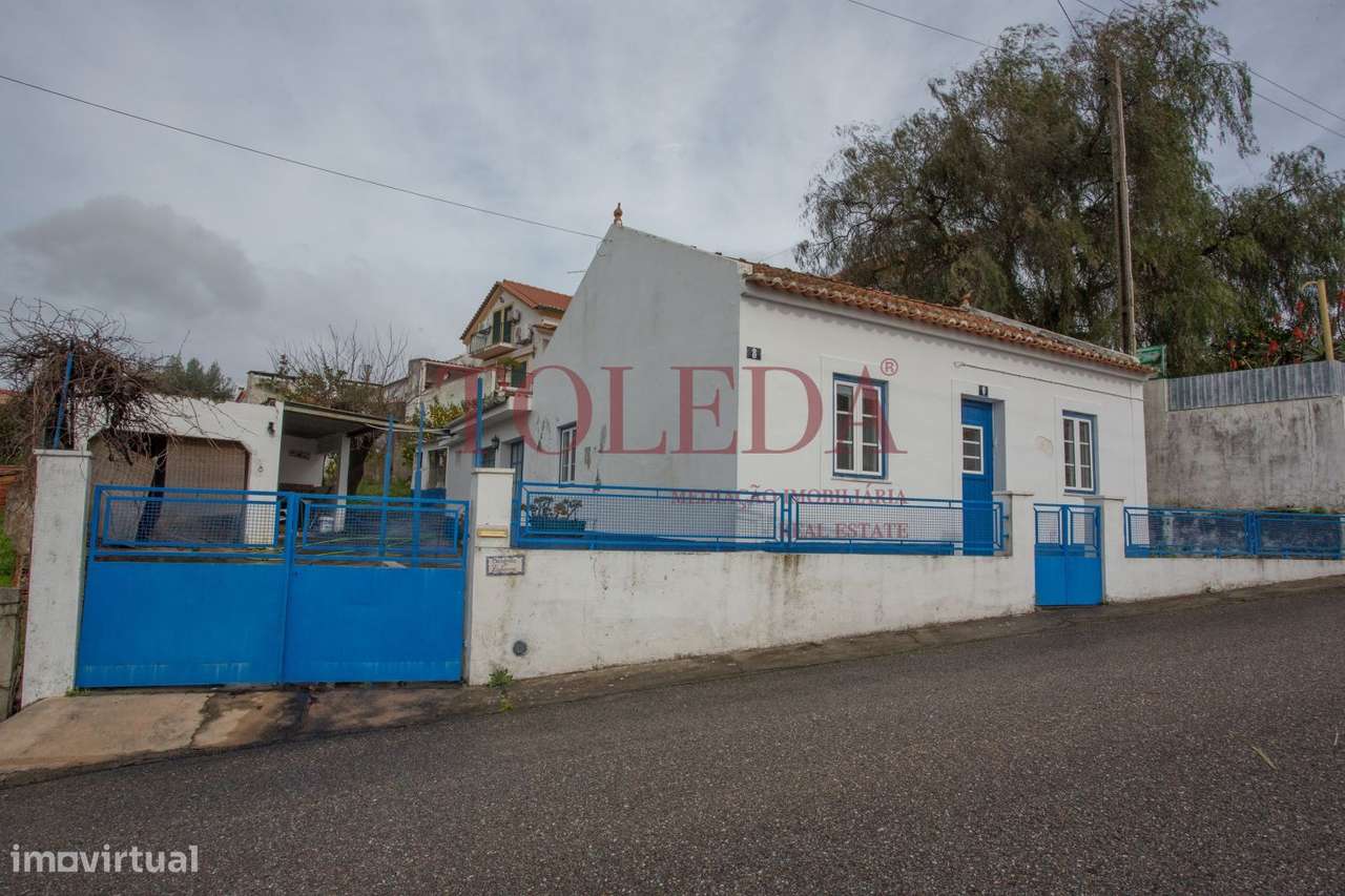 Moradia T2 com Garagem e Terreno - Grande imagem: 2/40