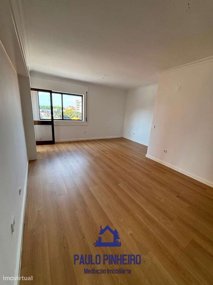 Apartamento T2 Totalmente Remodelado | Rio Tinto-9