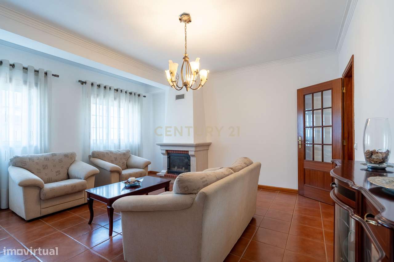 Moderno T1 em Lousã, quase novo e pronto a habitar-7