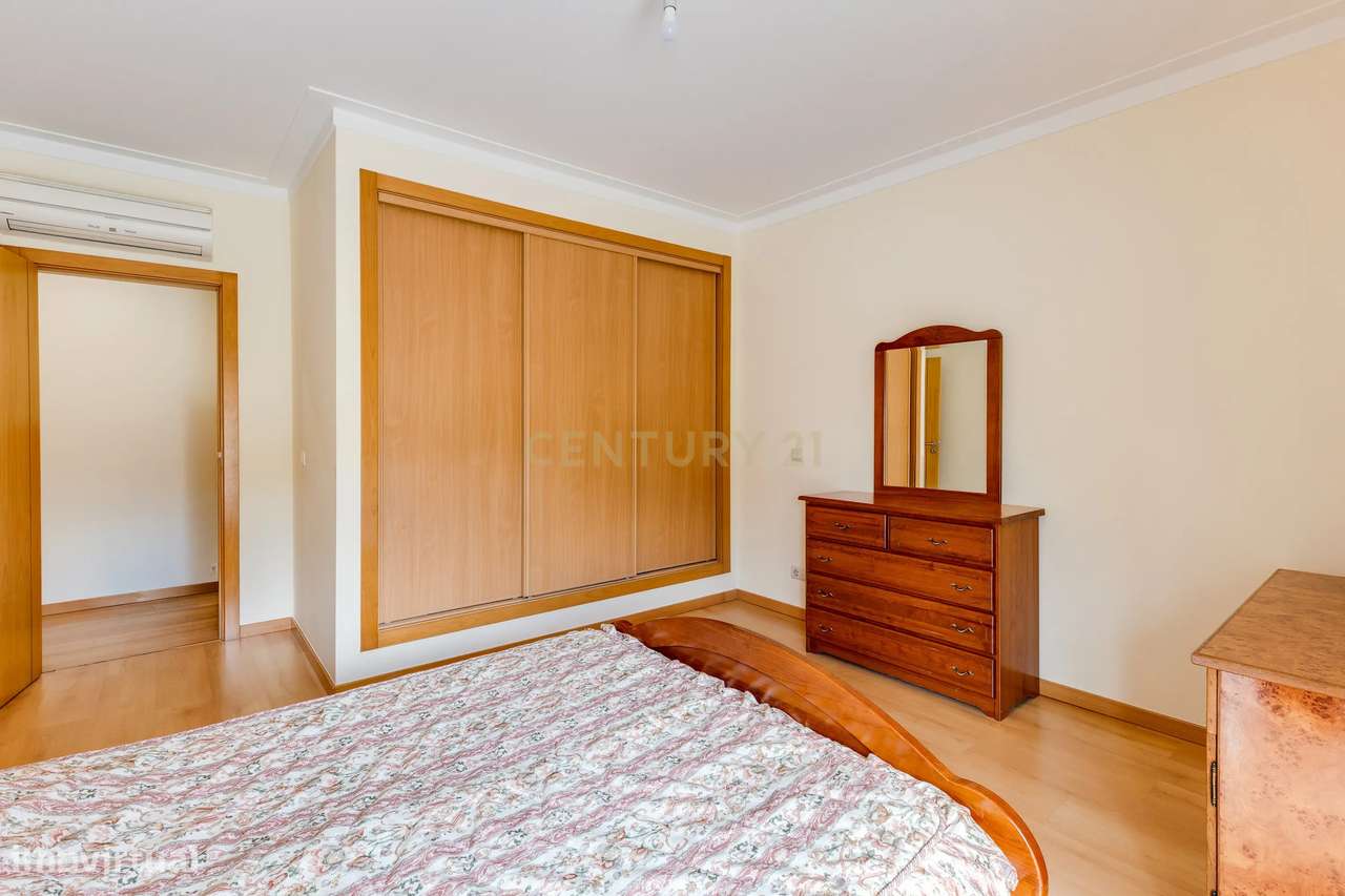 Apartamento T3 de Excelência com Terraço, Garagem Box, no Louriçal - P-17