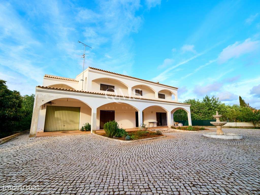 Um retiro intemporal no Algarve onde a elegância encontra a serenidade-27