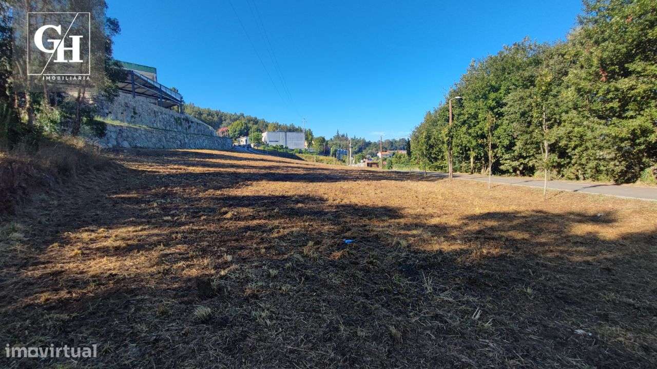 Terreno em Outiz – Possibilidade de construção para 3 moradias-17