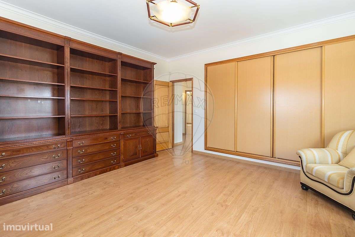 Moradia T4 nas Casas de Azeitão-30