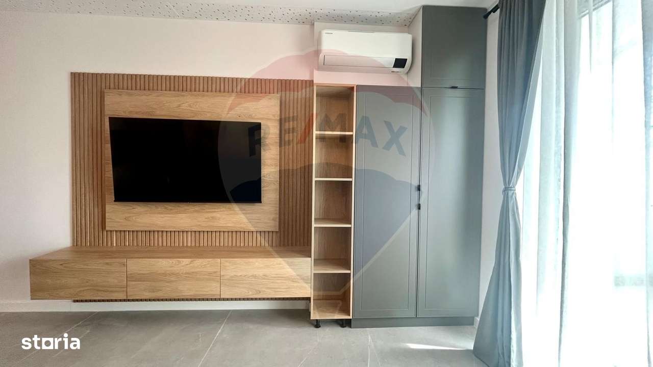 Garsoniera de vanzare cu vedere la mare Mamaia Nord - Imagine principală: 5/8