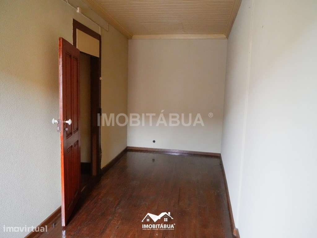 Moradia Espaçosa com Anexo, Quintal e Terraço - Cancela, perto de S...-17