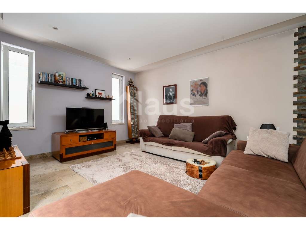 Moradia em banda T3 totalmente remodelada - Grande imagem: 2/29