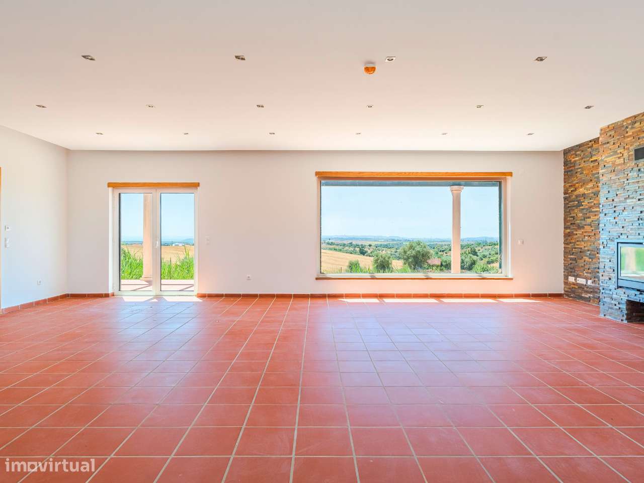 Moradia T4 inserida em propriedade com 9.680 m²-7